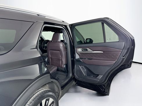 Used 2025 Ford Explorer Platinum w/ LUX Leather Package image 33