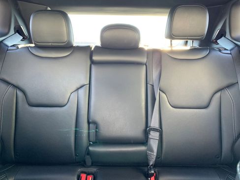 Used 2025 Jeep Compass Limited image 38