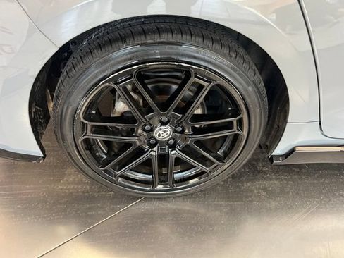 Used 2022 Toyota Corolla SE w/ Carpet Mat Package (TMS) FWD image 9