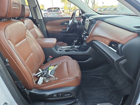 Certified 2019 Chevrolet Traverse High Country w/ LPO, Floor Liner Package AWD/4WD image 31