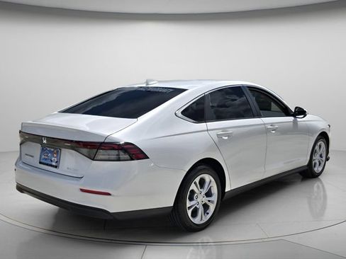 Used 2025 Honda Accord LX image 6