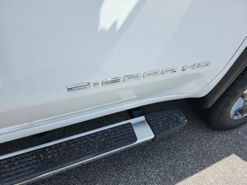 New 2025 GMC Sierra 2500 SLT w/ SLT Premium Package image 7