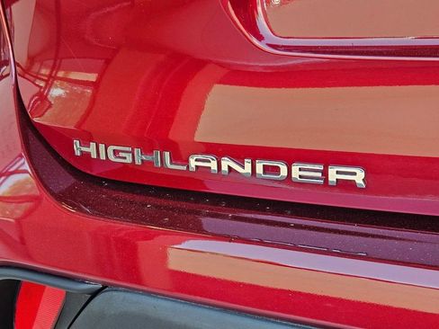 Used 2020 Toyota Highlander XLE AWD/4WD image 30
