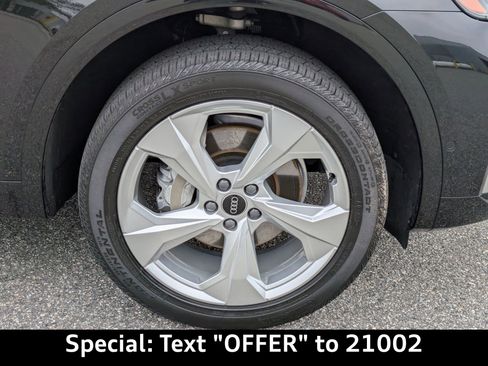 Used 2022 Audi Q5 2.0T Prestige w/ Prestige Package image 13