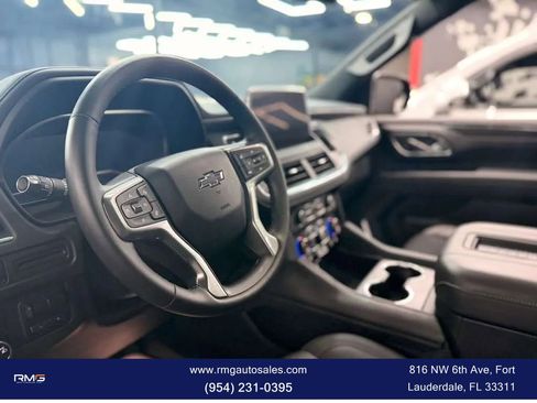 Used 2024 Chevrolet Suburban Z71 w/ Luxury Package image 16