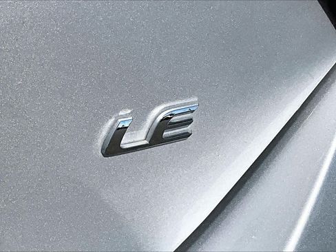 Used 2016 Toyota Corolla LE FWD image 9