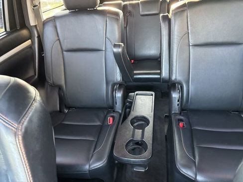 Used 2018 Toyota Highlander XLE image 30