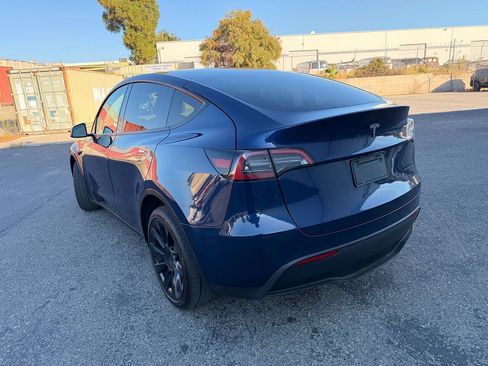 Used 2023 Tesla Model Y Long Range AWD/4WD image 16