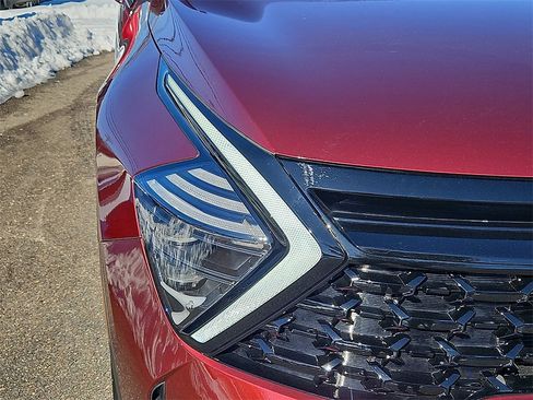 Used 2025 Kia Sportage X-Line w/ Premium Package image 11