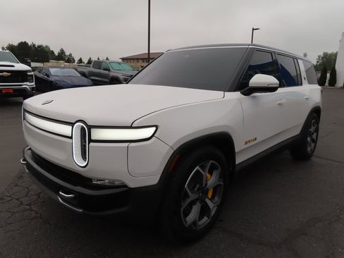 Used 2024 Rivian R1S Adventure AWD/4WD image 3