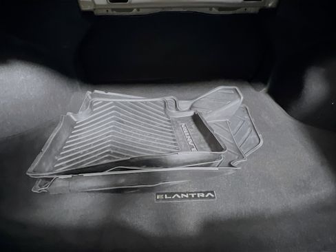 Used 2024 Hyundai Elantra Blue FWD image 34