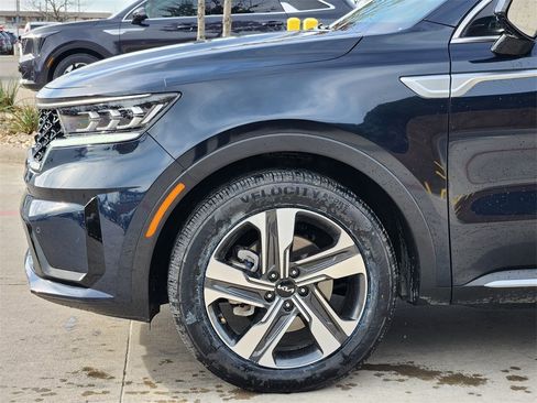 Certified 2023 Kia Sorento SX Prestige image 7