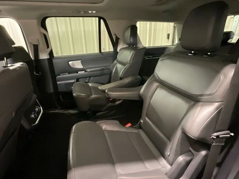 Used 2025 Ford Expedition Active RWD image 11