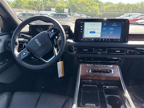 New 2025 Lincoln Aviator Black Label image 13