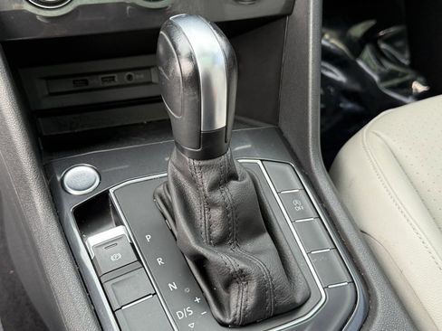 Used 2020 Volkswagen Tiguan SE w/ Panoramic Sunroof Package image 20