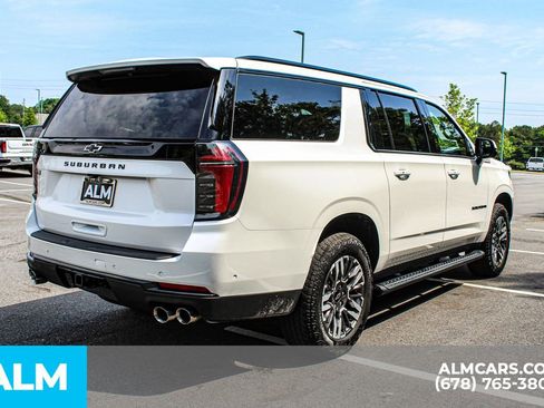 Used 2025 Chevrolet Suburban Z71 AWD/4WD image 6