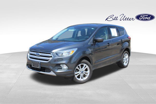 Used 2019 Ford Escape SE FWD image 1