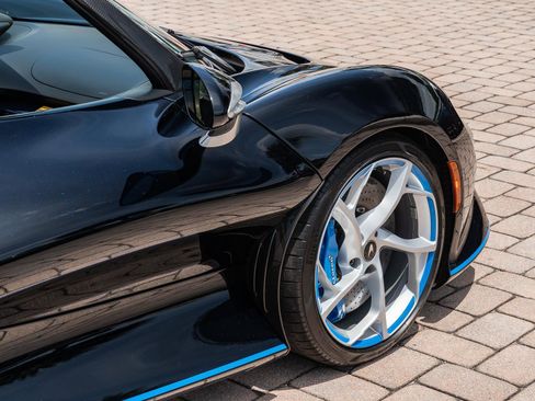 Used 2021 McLaren Elva RWD image 17
