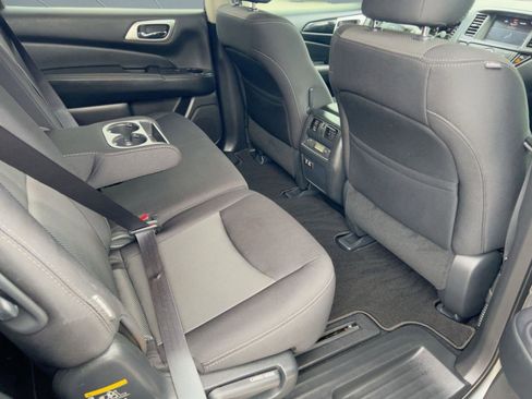 Used 2020 Nissan Pathfinder S image 30