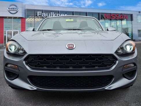 Used 2017 FIAT 124 Spider Classica image 2