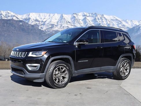 Used 2017 Jeep Compass Limited image 2