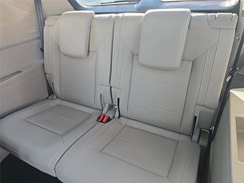 Used 2022 Volkswagen Atlas SE w/ Panoramic Sunroof Package image 9