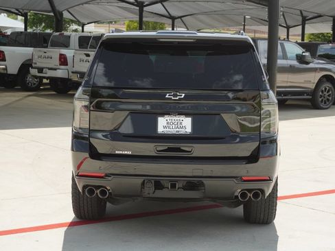 Used 2026 Chevrolet Suburban Z71 w/ Comfort Package AWD/4WD image 4