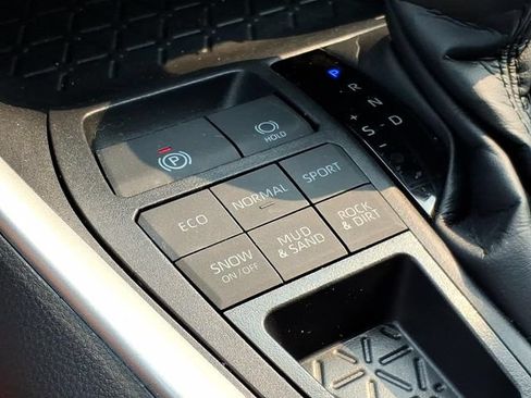 Certified 2025 Toyota RAV4 XLE AWD/4WD image 28