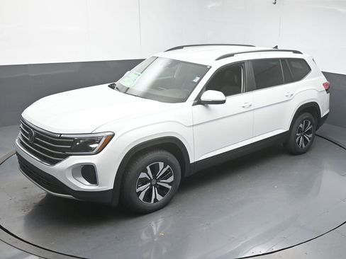 New 2026 Volkswagen Atlas SE FWD image 42