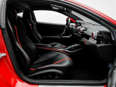 Used 2018 Ferrari 812 Superfast image 56