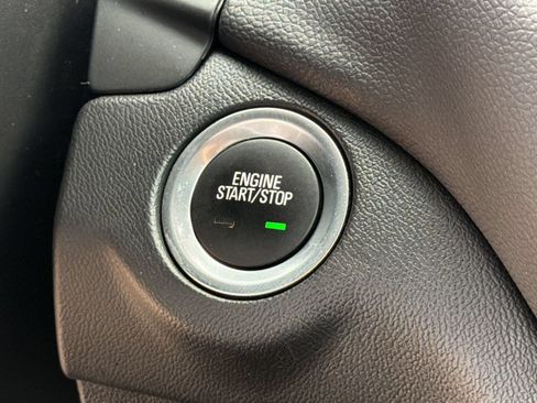 Used 2023 Chevrolet Equinox LT FWD image 17