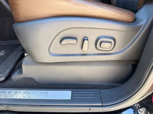 Used 2017 Nissan Titan Platinum Reserve RWD image 21
