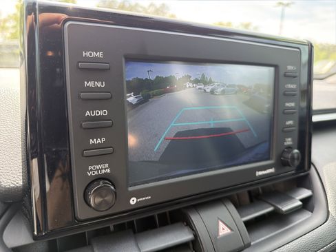 Used 2021 Toyota RAV4 XLE image 5