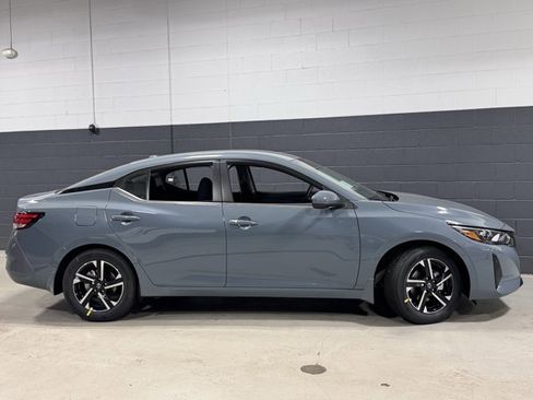 New 2025 Nissan Sentra SV image 7