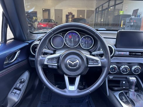 Used 2019 MAZDA MX-5 Miata RF Grand Touring image 19