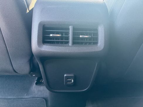 Used 2023 Chevrolet Equinox LT AWD/4WD image 20