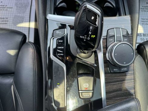 Used 2019 BMW 530i w/ Convenience Package RWD image 20