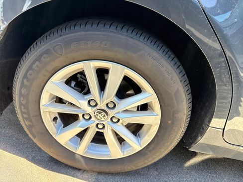 Used 2025 Toyota Camry LE image 9