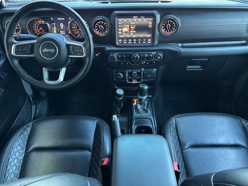Used 2022 Jeep Wrangler Unlimited Sahara AWD/4WD image 13