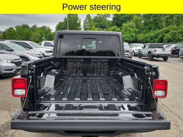 Used 2023 Jeep Gladiator Mojave AWD/4WD image 26