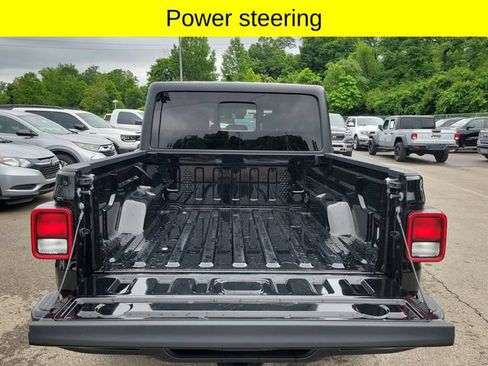 Used 2023 Jeep Gladiator Sport AWD/4WD image 26