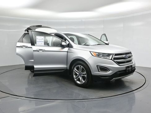 Certified 2018 Ford Edge Titanium image 34