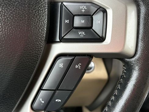 Used 2017 Ford F150 Lariat w/ Equipment Group 502A Luxury AWD/4WD image 11
