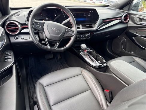 Certified 2024 Chevrolet Trax RS w/ Sunroof Package image 12