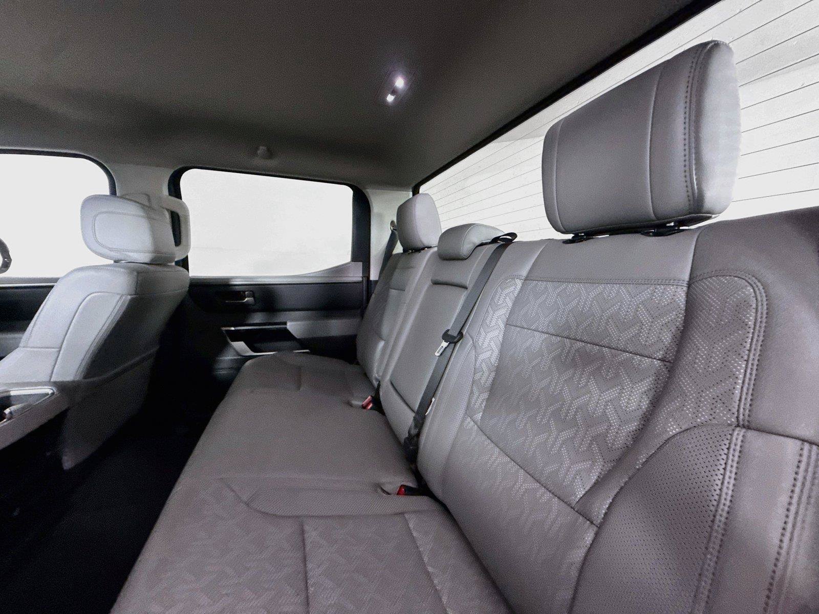 Used 2024 Toyota Tundra Limited AWD/4WD image 32