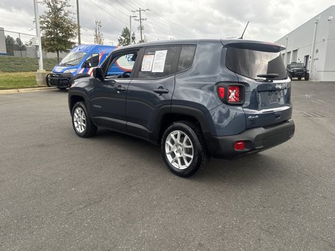 Certified 2023 Jeep Renegade Latitude image 8