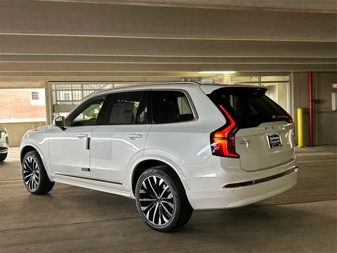 New 2026 Volvo XC90 B6 Plus w/ Protection Package Premier image 4