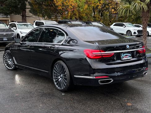 Used 2018 BMW 740i image 7