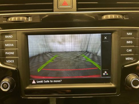 Used 2016 Volkswagen Golf R 4-Door AWD/4WD image 12