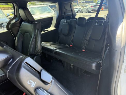 Used 2025 Chrysler Pacifica Select FWD image 14